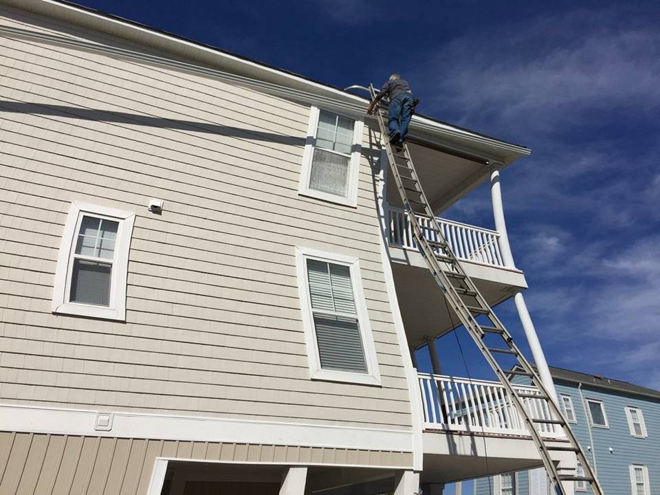 Slide of Extreme Seamless Gutters