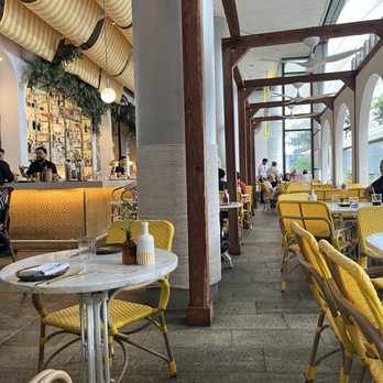 Motek - Brickell - Dining area - Mediterranean Near Me - Miami, Florida