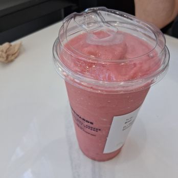 Paris Baguette - nice strawberry smoothie - Bakeries Near Me - Long Beach, California Paris Baguette - nice strawberry smoothie - Bakeries Near Me - Long Beach, California