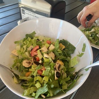 E's Locker Room - Mixed green salad with diced chicken - Pizza Near Me - Red Bluff, California