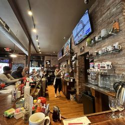 Hatch'd - Atmosphere at the bar seats