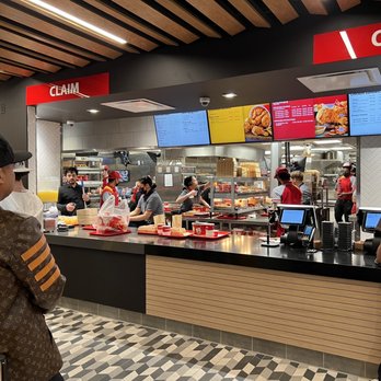 Jollibee - Front of store - Fast Food Near Me - Orlando, Florida