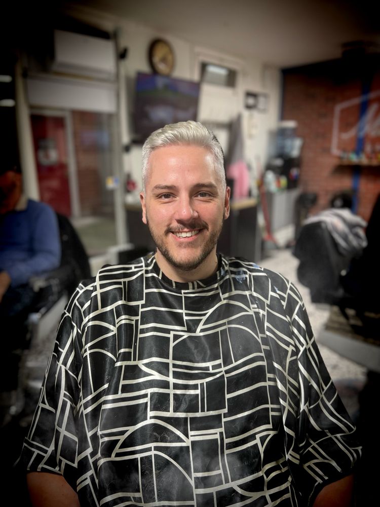 SHEAR N STYLE Updated October 2024 15 Photos 505 36th St