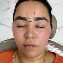 By Jan Areiza Esthetic - Mapping brows