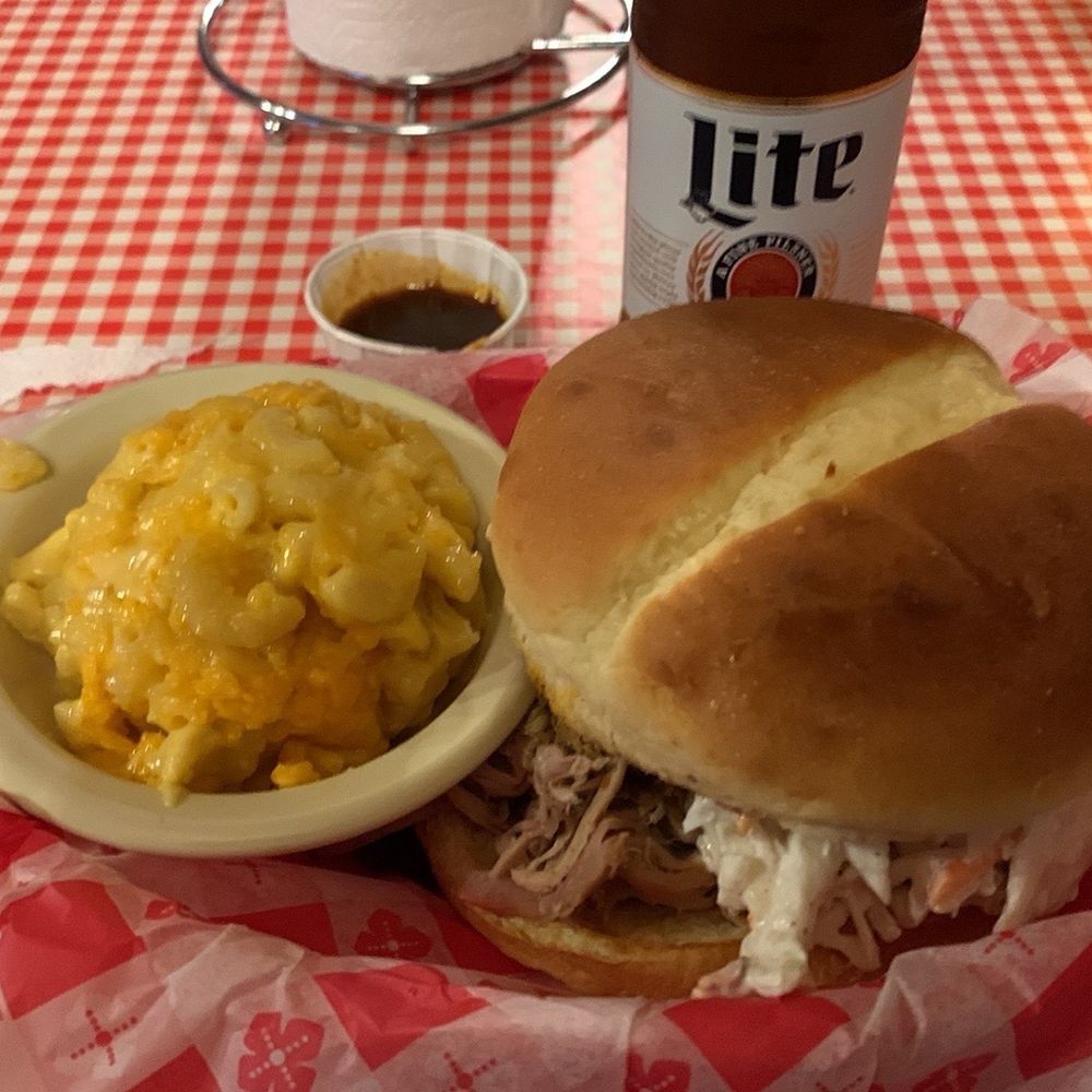 The Gateway - Carolina pulled pork sandwich with mac & cheese. - Convenience Stores Near Me - Springerville, Arizona