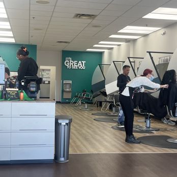 Great Clips - Inside salon - Hair Salons Near Me - Hoover, Alabama Great Clips - Inside salon - Hair Salons Near Me - Hoover, Alabama