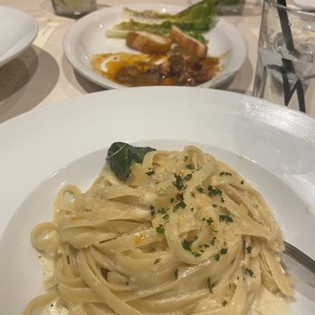 Restaurante Caesar's - Alfredo and grilled octopus - Salad Near Me - Tijuana, BCN