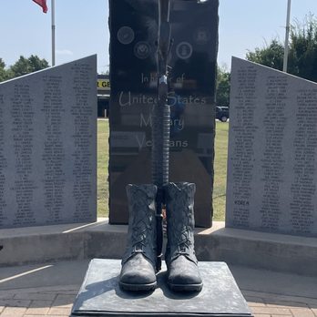 McLoud Veterans War Memorial - Fallen soldier - Landmarks & Historical Buildings Near Me - McLoud, Oklahoma McLoud Veterans War Memorial - Fallen soldier - Landmarks & Historical Buildings Near Me - McLoud, Oklahoma