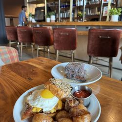 XR Cafe - Breakfast Burger, Hong Kong French Toast