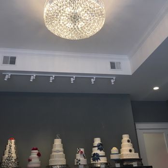 Simma's Bakery - Bakeries Near Me - Wauwatosa, Wisconsin