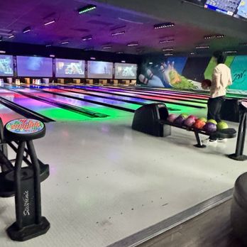 Jumping World - Bowling lanes - Bowling Near Me - El Paso, Texas