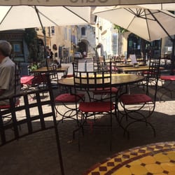Vino Café - Large outdoor seating