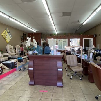 La Vie Nails & Spa - front view of store as of June 25, 2020 - Nail Salons Near Me - Lynnwood, Washington La Vie Nails & Spa - front view of store as of June 25, 2020 - Nail Salons Near Me - Lynnwood, Washington