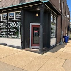 Dogtown Clover and Vines