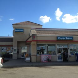 Valero - Front of store