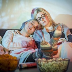 CuddlCuties - We can cuddle during Netflix & Fun