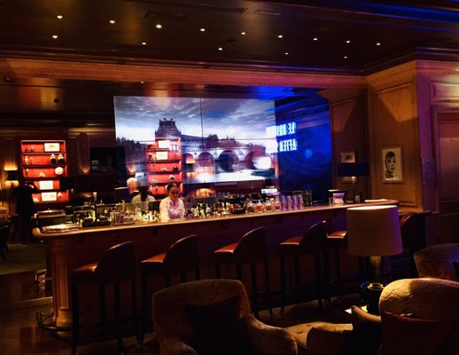 Le Bar du Bristol by null