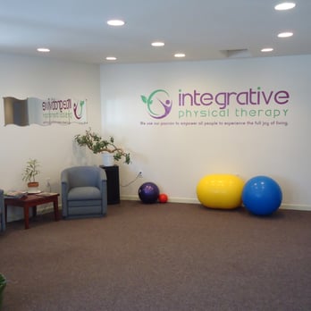Integrative Physical Therapy - Wait for your appointment in our comfortable waiting room - Physical Therapy Near Me - Baker City, Oregon Integrative Physical Therapy - Wait for your appointment in our comfortable waiting room - Physical Therapy Near Me - Baker City, Oregon
