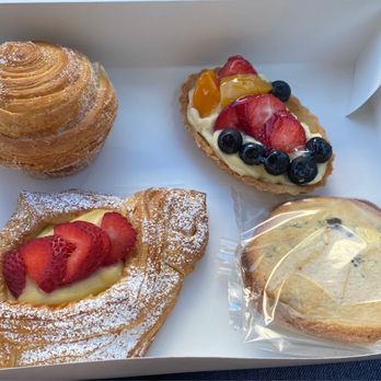 Saffron Bakery - Sugar croissant, fruit tart, strawberry cream croissant - Bakeries Near Me - Aliso Viejo, California Saffron Bakery - Sugar croissant, fruit tart, strawberry cream croissant - Bakeries Near Me - Aliso Viejo, California