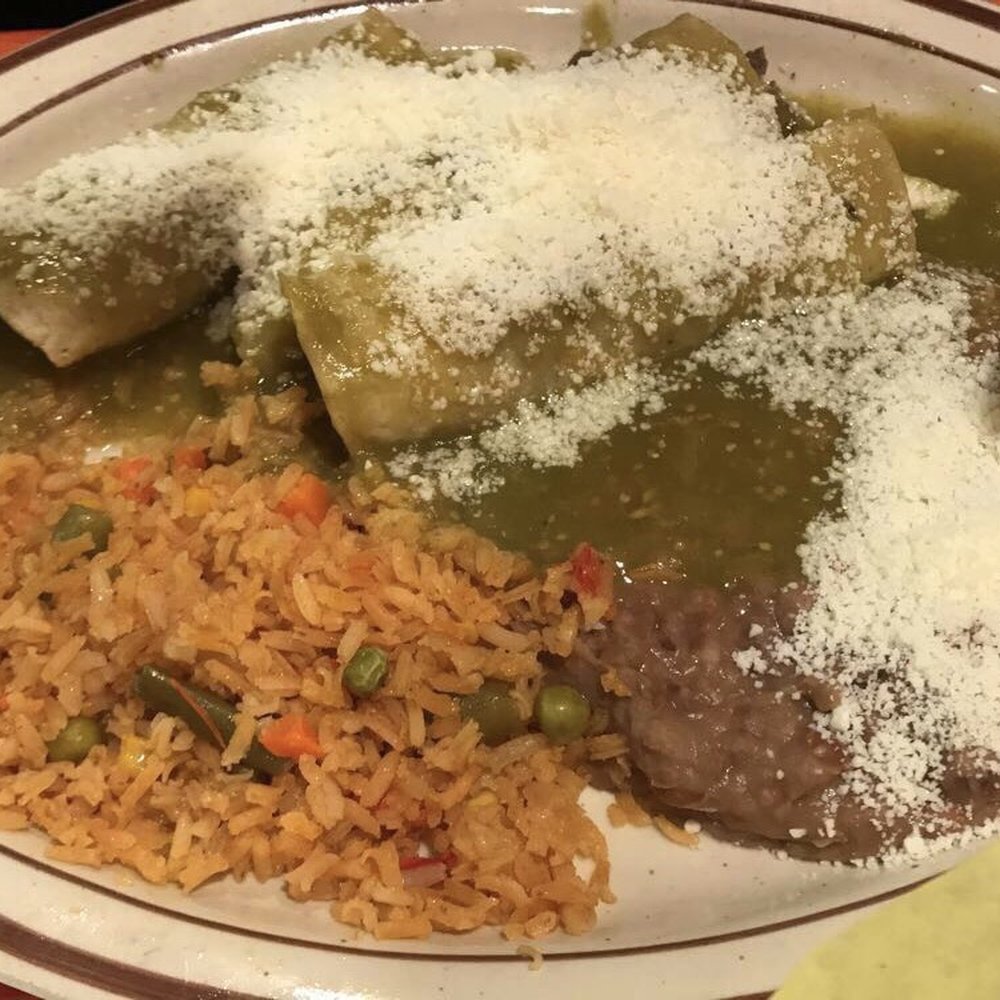Super A's - Très enchiladas estilo chivas (beef as choice of meat) - Mexican Near Me - Costa Mesa, California Super A's - Très enchiladas estilo chivas (beef as choice of meat) - Mexican Near Me - Costa Mesa, California