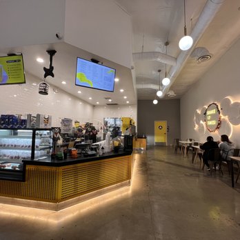 Sunright Tea Studio - Indoor seats. Restrooms for customers which is rare for boba places. - Bubble Tea Near Me - Gardena, California Sunright Tea Studio - Indoor seats. Restrooms for customers which is rare for boba places. - Bubble Tea Near Me - Gardena, California