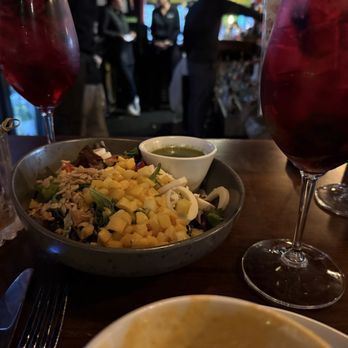 Le Papagayo - Wahini salad - Breakfast & Brunch Near Me - Encinitas, California