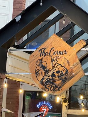 The Corner Slice by null