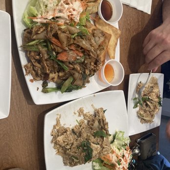 Muay Thai Kitchen - See-ew Noodles - Thai Near Me - San Marcos, California