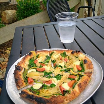 ETalian - Really good pie - Pizza Near Me - Chagrin Falls, Ohio