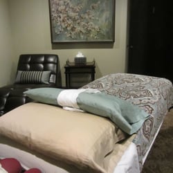 Alice Huang's Chinese Natural Therapies - Massage and acupuncture room