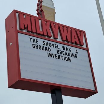 B & G Milkyway - Sign - Ice Cream & Frozen Yogurt Near Me - Mitchell, South Dakota