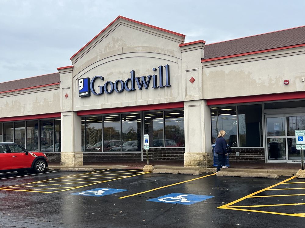 GOODWILL STORE & DONATION CENTER Updated August 2024 31 Photos & 59