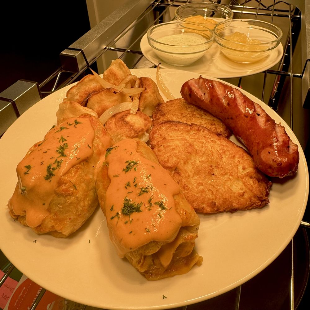 DILL SCHNITZEL & PIEROGI HOUSE - Updated July 2024 - 13 Photos - 250 N ...