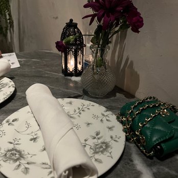 Violet Bistro - Table - French Near Me - Los Angeles, California Violet Bistro - Table - French Near Me - Los Angeles, California