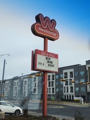 Wienerschnitzel by null