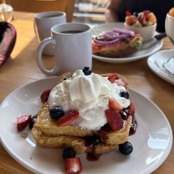 Sunset Grill - French toast - Breakfast & Brunch Near Me - Wasaga Beach, Ontario Sunset Grill - French toast - Breakfast & Brunch Near Me - Wasaga Beach, Ontario