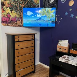 Krodan Tech - Corner TV Mounting using customer's Full-Motion single-stud mount.
