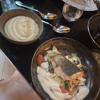 Monsieur Bleu - Sea Bass and mashed potatoes - French Near Me - Paris, 75 Monsieur Bleu - Sea Bass and mashed potatoes - French Near Me - Paris, 75