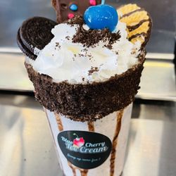 Blue Cherry Ice cream - Crazy for cookies shake