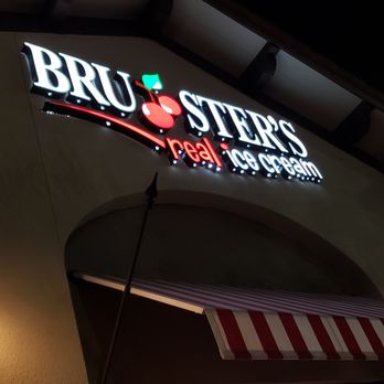 Bruster's Real Ice Cream - Desserts Near Me - La Canada, California