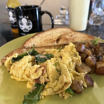 Beak Restaurant - Smoked Salmon Scramble - Seafood Near Me - Sitka, Alaska