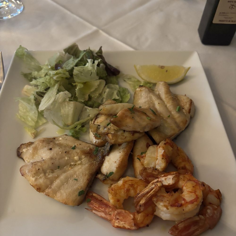 Ristorante Al Borgo - Mixed grilled fish - Italian Near Me - Vienna, 9 Ristorante Al Borgo - Mixed grilled fish - Italian Near Me - Vienna, 9