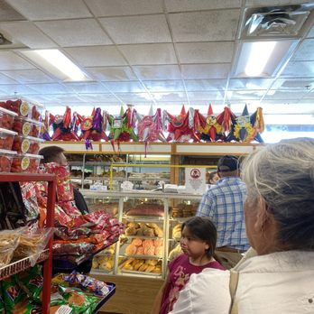 La Esperanza Bakery - The long line but it went fast. - Bakeries Near Me - Sacramento, California