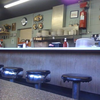 Lamppost Restaurant - There is also a dining room - Southern Near Me - Madisonville, Tennessee