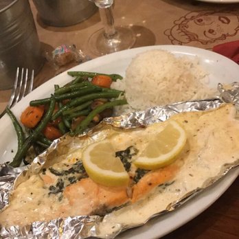 La Jacobine - Salmon with spinach and cream sauce - Tea Rooms Near Me - Paris, 75