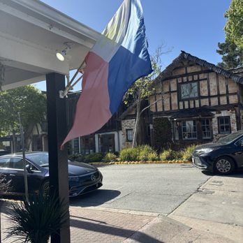 Edwins Carmel - American Near Me - Carmel-by-the-Sea, California Edwins Carmel - American Near Me - Carmel-by-the-Sea, California