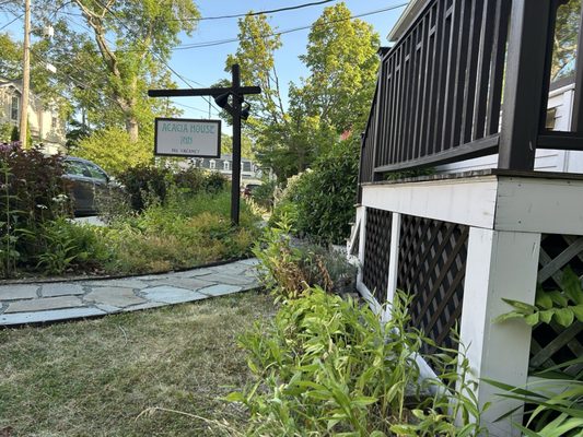 Acacia House by null