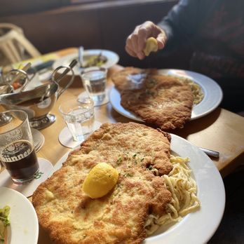 Bei Oma Kleinmann - Gastropubs Near Me - Cologne, NW Bei Oma Kleinmann - Gastropubs Near Me - Cologne, NW