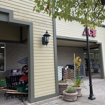 Blackhawk Ace Hardware - Outside again - Hardware Stores Near Me - Danville, California