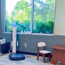 Livewell Clinic by Platform Health - Kid table and Inbody weight scale